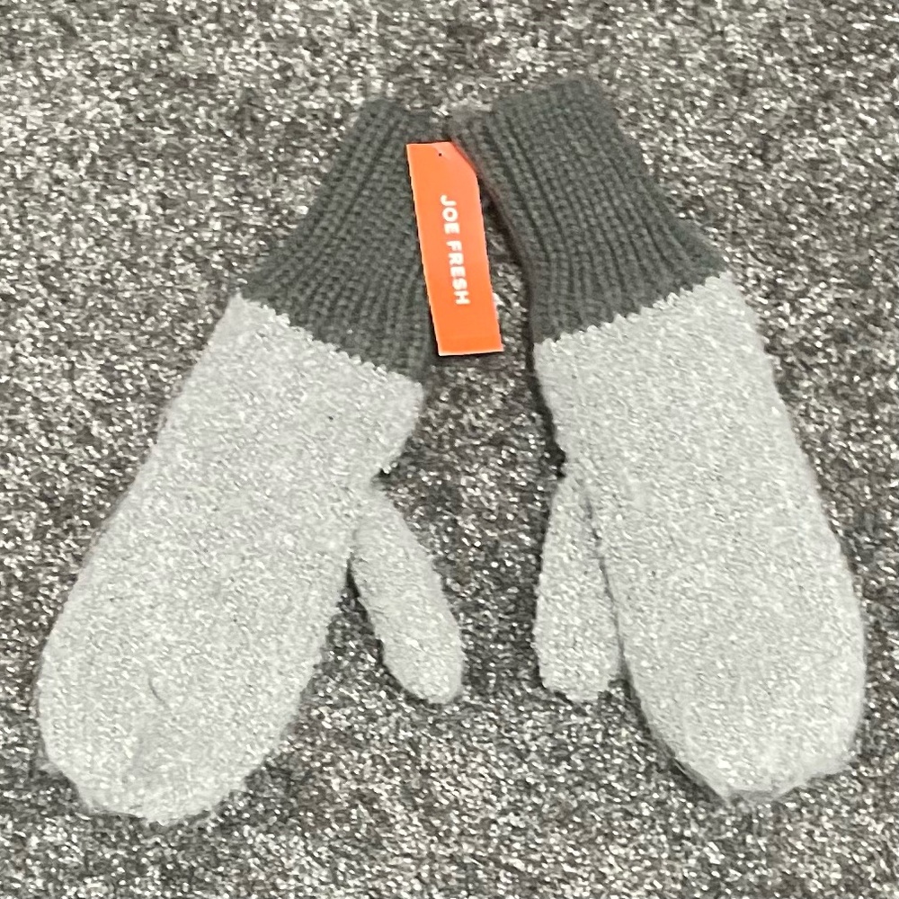 Joe Fresh Knit Mittens Brand New with Tags